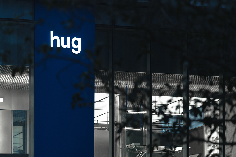 hug (THEATRUIM) New Concept Store